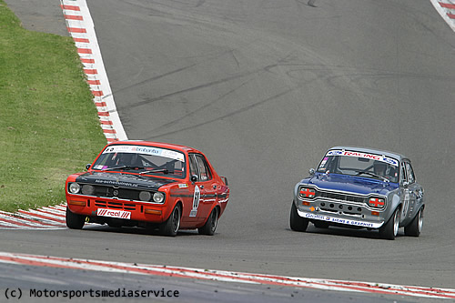 Maurice Visser (links) en Pieter van Muijlwijk bij het opgaan van Eau Rouge